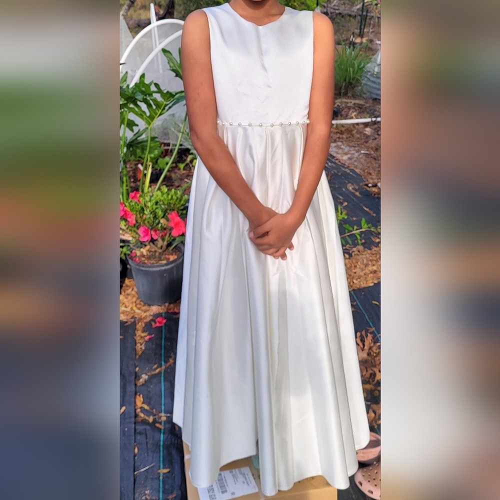 Elegant Ivory Satin Sleeveless Flower Girl Dress